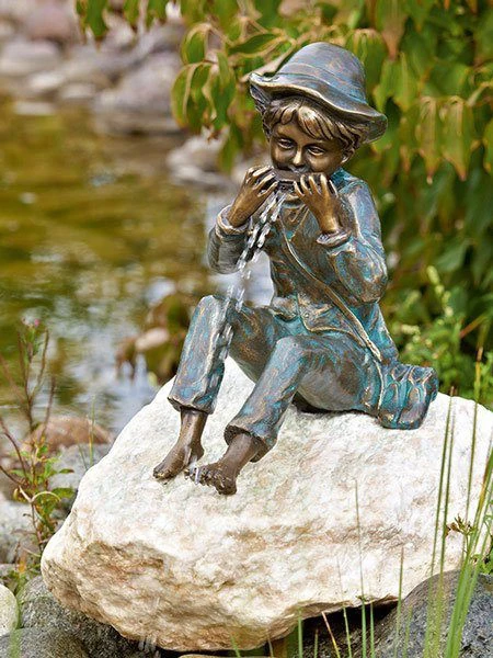 Bronzefigur Til Mit Mundharmonika (Art.Nr. 88588) 1 Bronzefigur Til Mit Mundharmonika (Art.Nr. 88588)